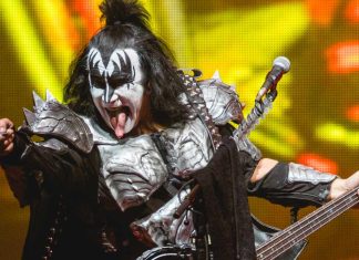 Rock Legend Gene Simmons Is Holding Crypto Despite Market Sell-Offs and FTX Collapse rock-legend-gene-simmons-is-holding-crypto-despite-market-sell-offs-and-ftx-collapse