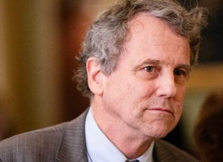 US Lawmaker Suggests ‘Maybe’ Crypto Should Be Banned Citing Bigger Issues Than FTX us-lawmaker-suggests-‘maybe’-crypto-should-be-banned-citing-bigger-issues-than-ftx