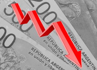 Argentine Peso Plunges to a 5 Month Low Amid Legal and Political Woes argentine-peso-plunges-to-a-5-month-low-amid-legal-and-political-woes