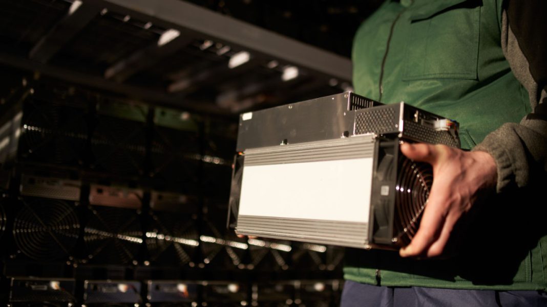 iran-returns-seized-crypto-mining-equipment-to-miners