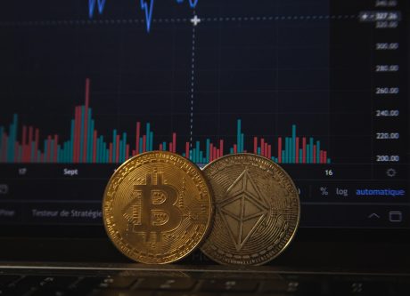 ethereum’s-price-vs.-bitcoin:-can-upcoming-eth-futures-based-etfs-turn-the-tables?