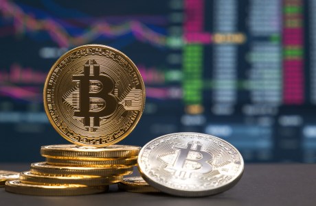 bitcoin-critic-kicks-against-spot-etf-hype,-predicts-low-institutional-investment